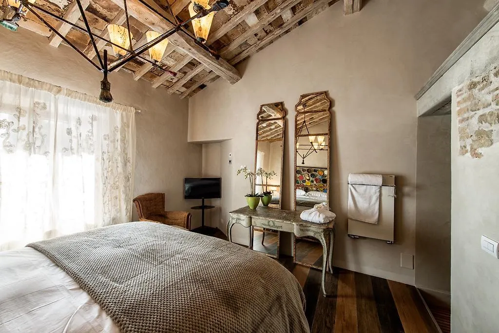 Drogheria E Locanda Franci Montalcino Bed & Breakfast